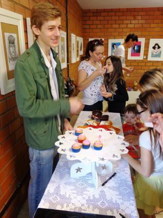 gabriel_franz_18_anos_criador_dos_cupcakes_especiais